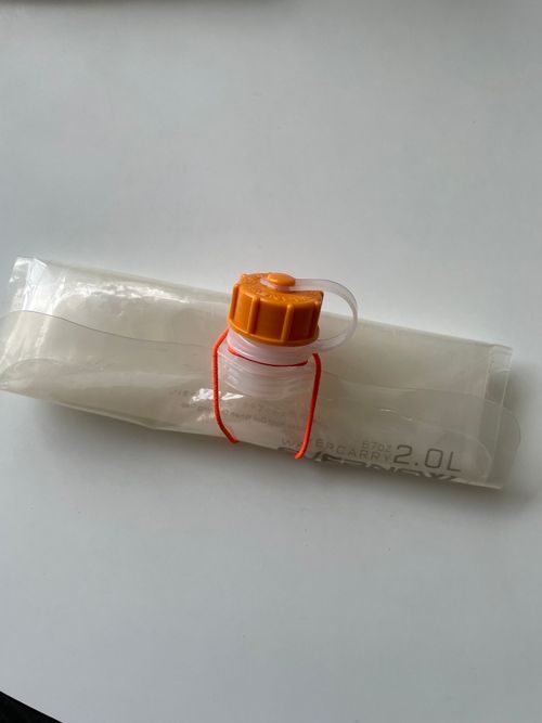 空にして畳んだEVERNEWウォーターキャリー2L