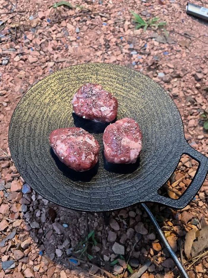 JHQマルチグリドル19cmで焼いた塊肉3個