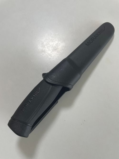 シースに収めたMORAKNIV Companion