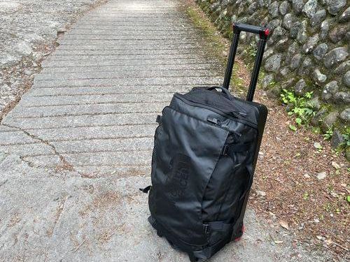 THE NORTH FACE ローリングサンダーで坂道を移動