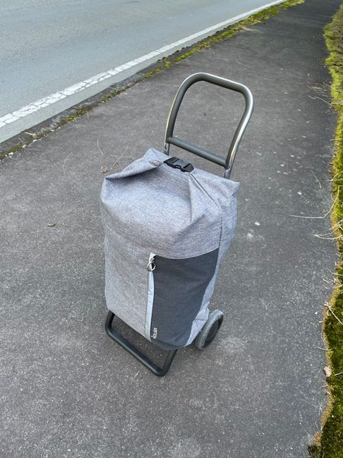ロールトップ式のロルサーのキャリーカート