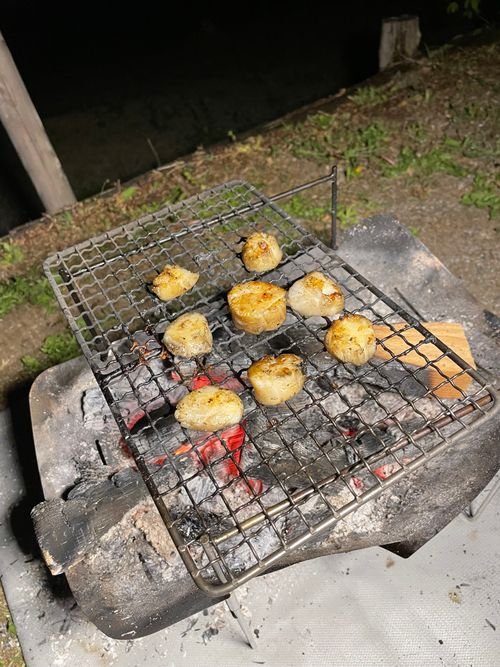 炭火で焼いたホタテ